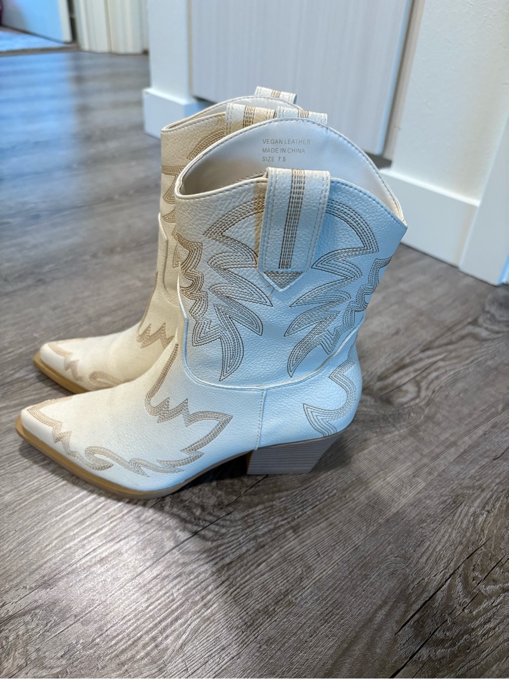 Women's White Western Cowboy Boots - Vegan Leather